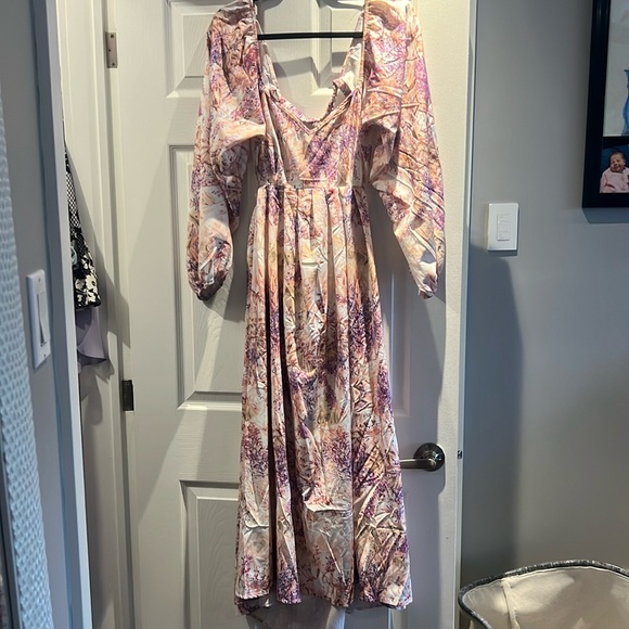 Long dress open back and sides - Picture 1 of 3